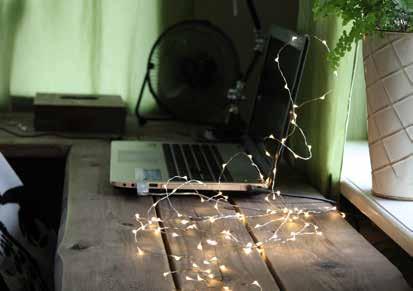 S LIGHTCHAIN with USB transformer not included.
