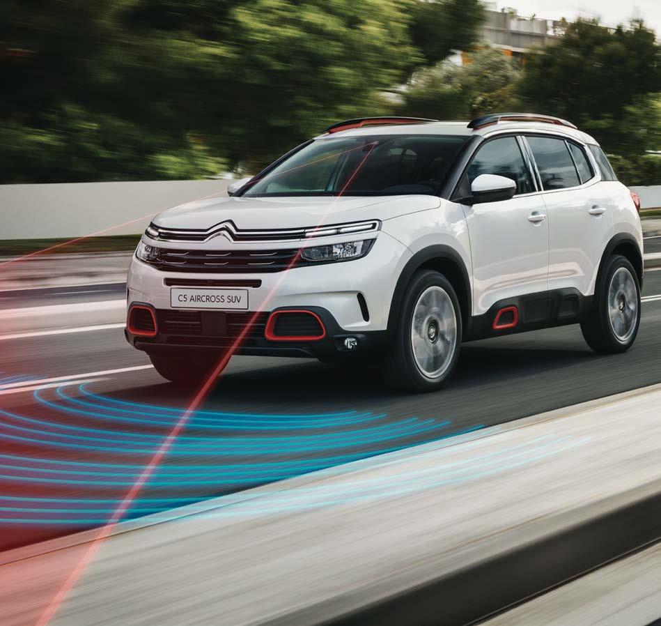 Nya Citroën C5 Aircross SUV har dessutom utrustats med en digital instrumentpanel med TFT-skärm på 12,3 tum som visar all information oerhört tydligt och som du själv kan anpassa.