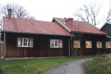 13 ). I kulturmiljöprogrammet sammanfattas parkmiljöns värden såsom: Miljön kring herrgårdsbyggnaden ger förståelse för hur Sommarro tidigare var ett