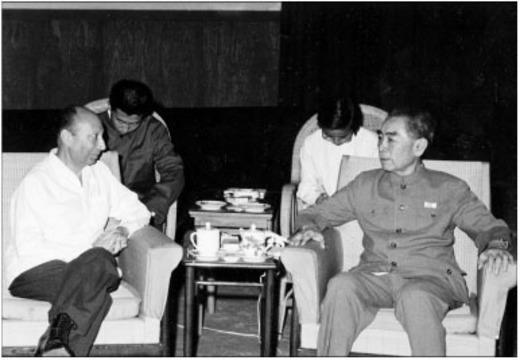 1 Ur Zenit 4/1975 Charles Bettelheim Prolog till Klasstriderna i Sovjetunionen Presentation Charles Bettelheim (1913-2006) var en fransk marxistisk (maoistisk) ekonom som var i ropet på 1960- och