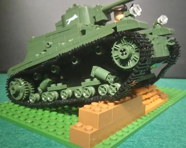 Anti-tank kanoner och liknande som är oskyddade eller i lätt skydd är automatiskt eliminerade. Lätt skydd stoppar inte en stridsvagn! Du kan flytta genom lätt skydd som om det var svår terräng.