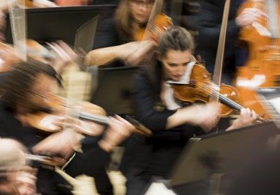 och gästspel. Scenen kompletterar Halmstads Teater i storlek och tillgänglighet samt Kulturhuset Najaden, med sin huvudsakligen musikaliska inriktning.