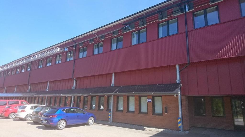 27 Figur 7. Solavskärmningen på bottenplanet vid RISE kontor i Borås har en toppeffekt på 6,5 kw.
