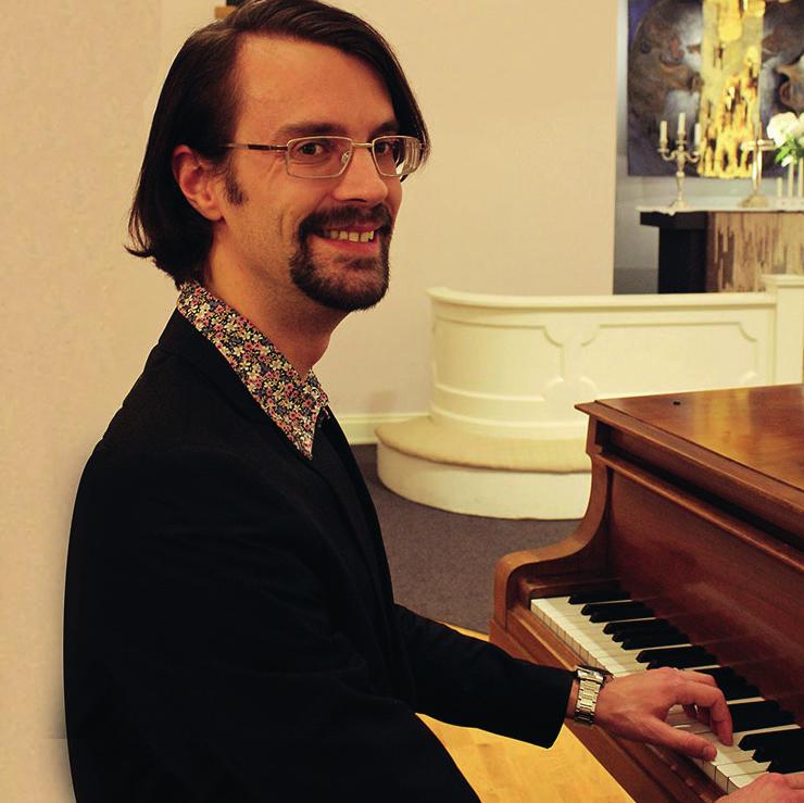 De längtansfyllda melodierna, klangernas klagan och de heta rytmerna blandar sig med la mugre- den smutsiga klangen i tangon. De letar efter innerlighet, en personlig tolkning, en egen touch.