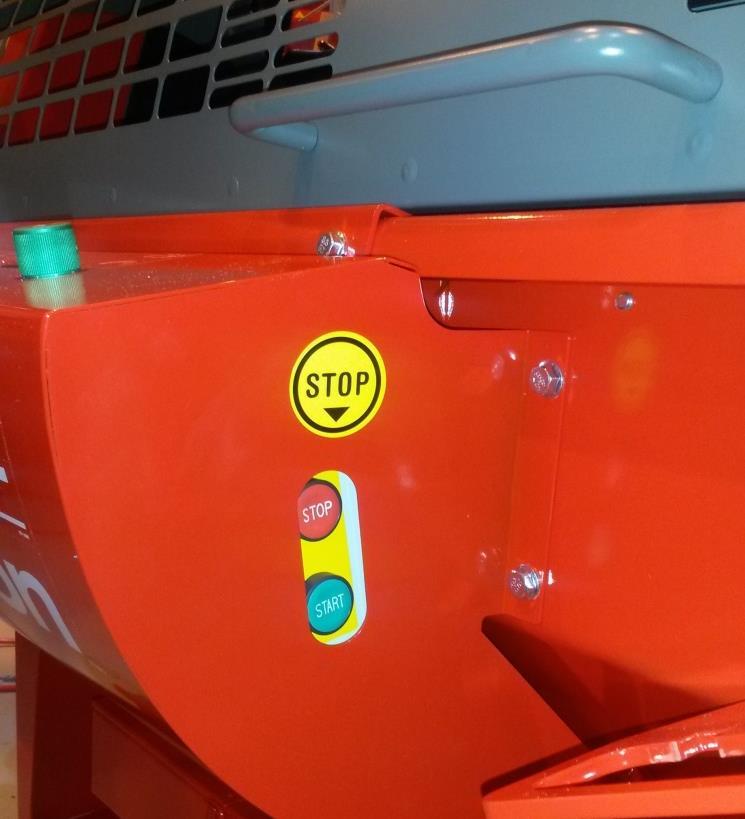 Maskinen stängs av med den röda knappen på startapparaten. Om elmotorns rotationsriktning är fel eller om maskinen låter konstigt vid start och de hydrauliska funktionerna inte fungerar är växeln fel.