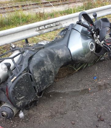 och nypande kurvor som inte har en förutsägbar geometri kan skapa stora problem för en motorcyklist, särskilt om föraren är oförberedd och gör ett eller flera misstag i samband med kurvtagningen.