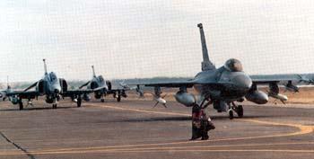 38 Under Desert Storm flögs över 4 300 SEAD företag, varav 3 000 av US Air Force. 34 I grova slängar flögs ungefär 100 per dag plus-minus 20 (undantaget var första dygnet då man flög 184 stycken).