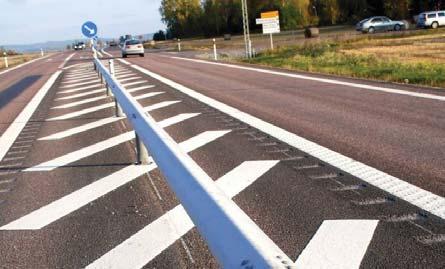 Gestaltningsförslag 4.1 Vägbreddningens anpassning till befintligt landskap Väg 70 kommer att breddas från en 10 m bred tvåfältig väg till en fyrfältig 16,5 m bred tätortsnära motorväg med mitträcke.