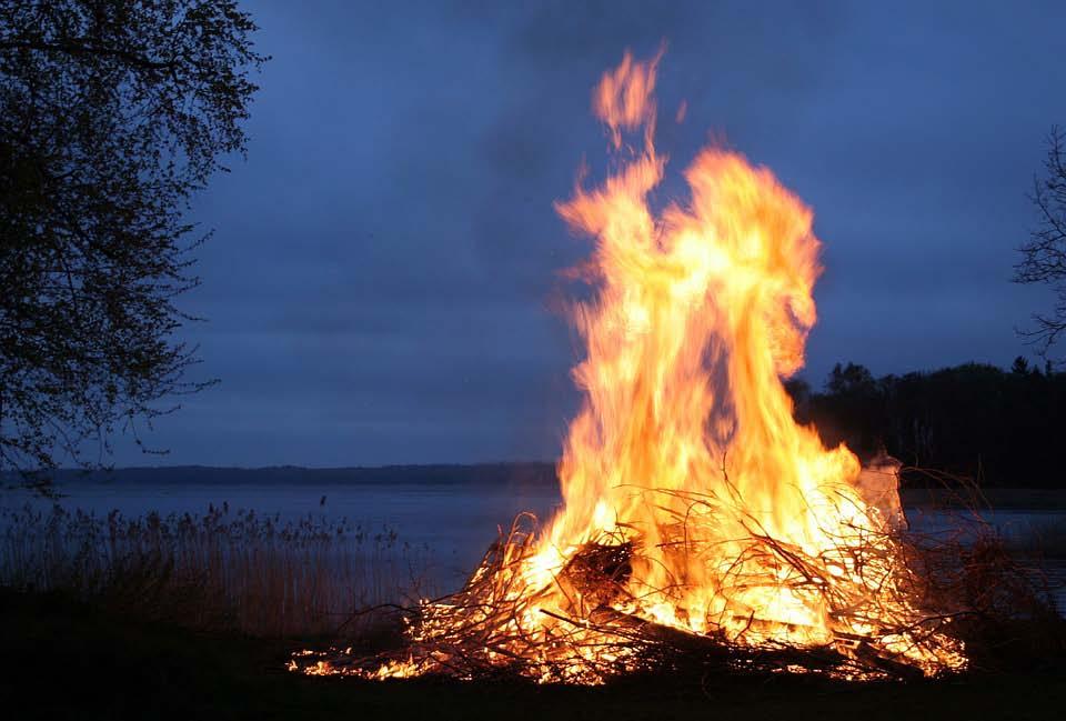 Veckobrev nr 18 (29 april-5 maj) 2019 Tänk på brandfaran Fredags-Pub den 3 maj sista för vårterminen Pubkvällarna fortsätter under vintern och våren.