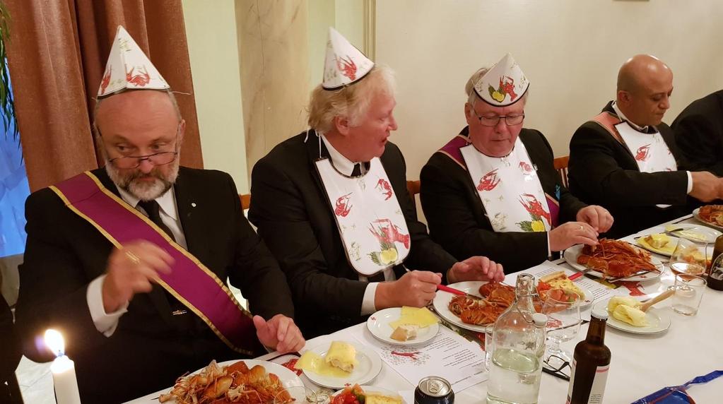 Därefter vankades kräftskiva med tillbehör.