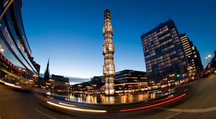 Vasakronan delårsrapport januari mars 28 n Hyresintäkterna för det första kvartalet 28 ökade med 7 till 77 (78). Kontrakterad årshyra ökade till 3 38 och översteg redovisad årshyra 2 923 med 1.