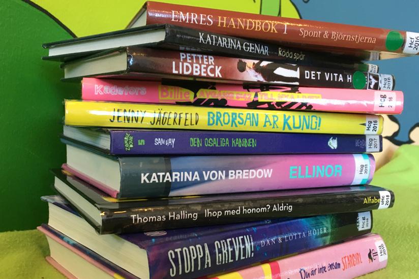 14 okt kl. 11, 13 eller 15 Prova på i konsthallens ateljé. En timmes prova på för barn från 8 år. Experimentera med olika material och skapa egna konstverk utifrån utställningen Jordväktare.