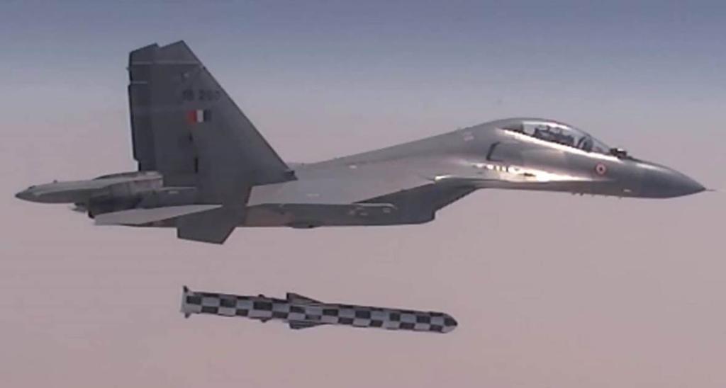 ÅRSRAPPORT 2018 Bilaga 1 2019 02 18 Sida 79 (114) 14.3. Ryskt intresse för flygburen BrahMos Bild 80. BrahMos under den första testavfyrningen från Su 30MKI.