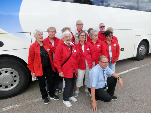 bostadsbolag bedrivs verksamhet på mötesplatser och boende och i flera stadsdelar med skiftande aktiviteter.