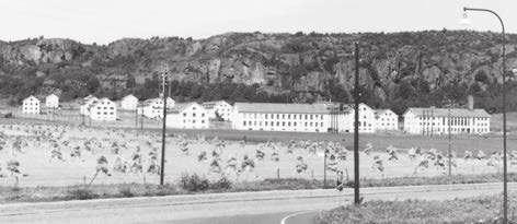 Anläggningen ritades av K S Hansson i samarbete med G Stendahl och stod klar 1939. Det var då en lantligt belägen mönsteranstalt som utåt avgränsades med ett staket.