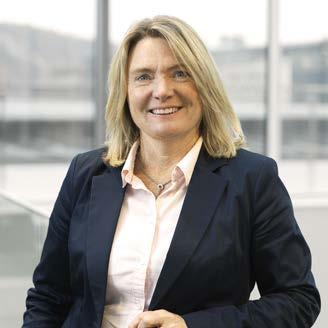 Inledning Marknad Strategi Verksamheter Hållbarhet Årsredovisning Övrigt Lena Hagman (1966) Executive Vice President, Quality Regulatory Compliance Kandidatexamen i Ingenjörsvetenskap med inriktning