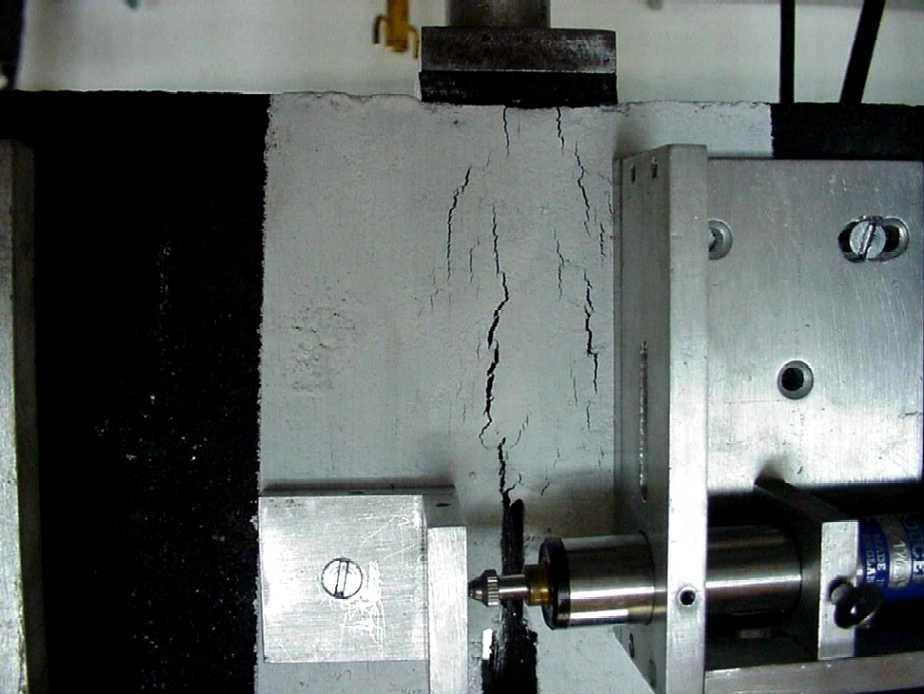 Resultaten bekräftar att en asfaltförstärkning avsevärt kan försena uppkomsten av sprickor.