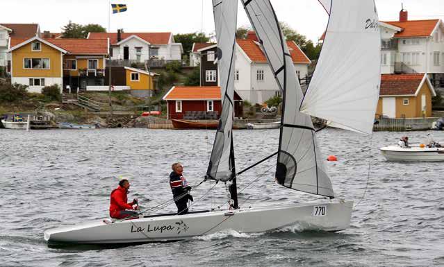 ANNONS ANNONSBILAGA FRÅN STENUNGSUNDS SEGELSÄLLSKAP 15 Akter spegeln Utmaningar att ta sig runt Tjörn med en RS Elite Tor Jacobson, vinnare Classic banan För oss två, Henrik Johnson och mig, är Tjörn