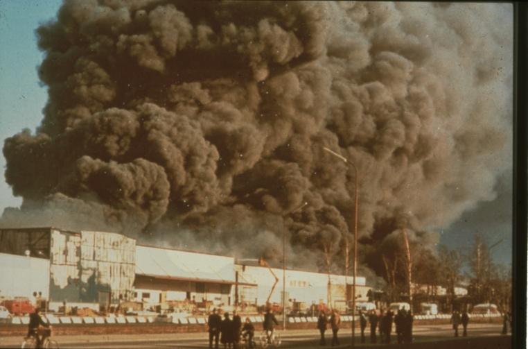 Gösta Holmstedt Sprinklerfrämjandet Det här ska jag prata om:! 1970-tal/Sverige ett U-land inom sprinklerområdet!