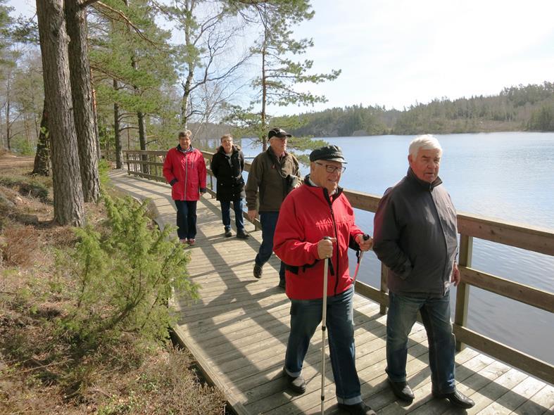 PRO Tanum Verksamhetsberättelse 2016 4 (8) Sillsexa, Räkfest och julbord (från i år omdöpt till julmys) Sillsexan hölls den 22 mars i vår lokal. Ett 50-tal medlemmar deltog.
