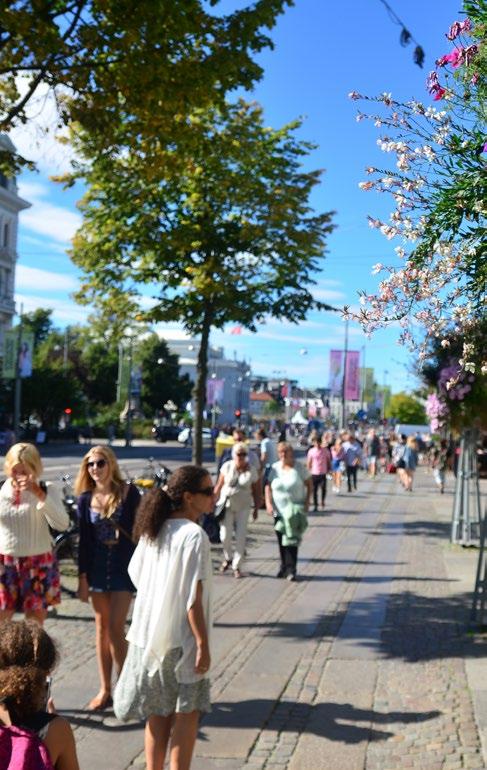 Goda stadsmiljöer ATTITYDUNDERSÖKNING FOTGÄNGARE Upplevelsen av hur det är att gå i Göteborg undersöks genom en årlig attitydundersökning bland göteborgare.