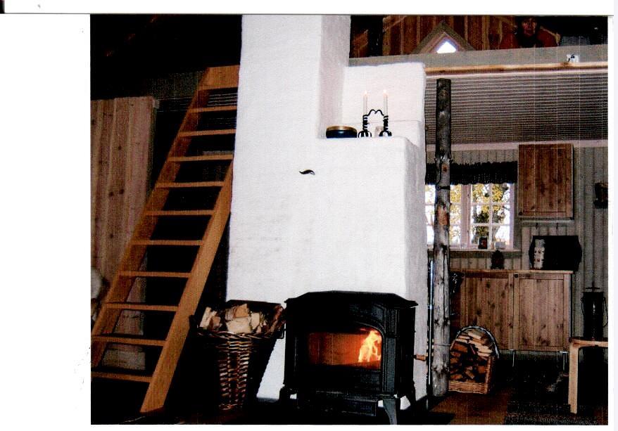 Sjöändan, Bräcke Storlek: 4 bäddar. 2 rum och kök. Läge: Nära till bad och fiske. Sjöutsikt. Utrustning: Köksutrustning, elspis, kyl och frys, mikrovågsugn.