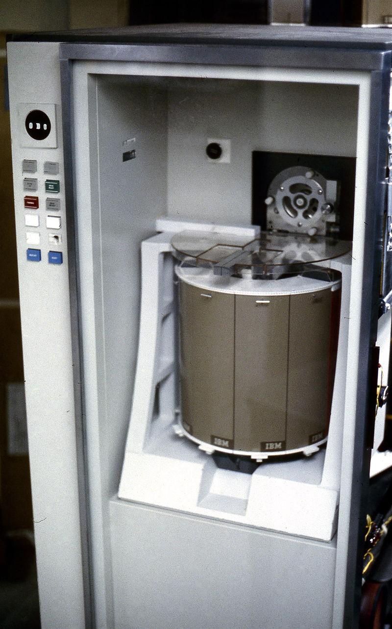 IBM s 1964 Data Cell Drive stored up to 400 MB.