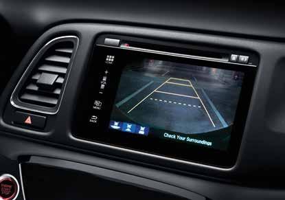 HÅLLER DIG UPPKOPPLAD GARMIN-NAVIGERING* Garmin PhotoReal visar kommande vägkorsningar med fotorealistiska bilder av korsningar och avfarter, med pilanvisningar för tydlig vägledning.