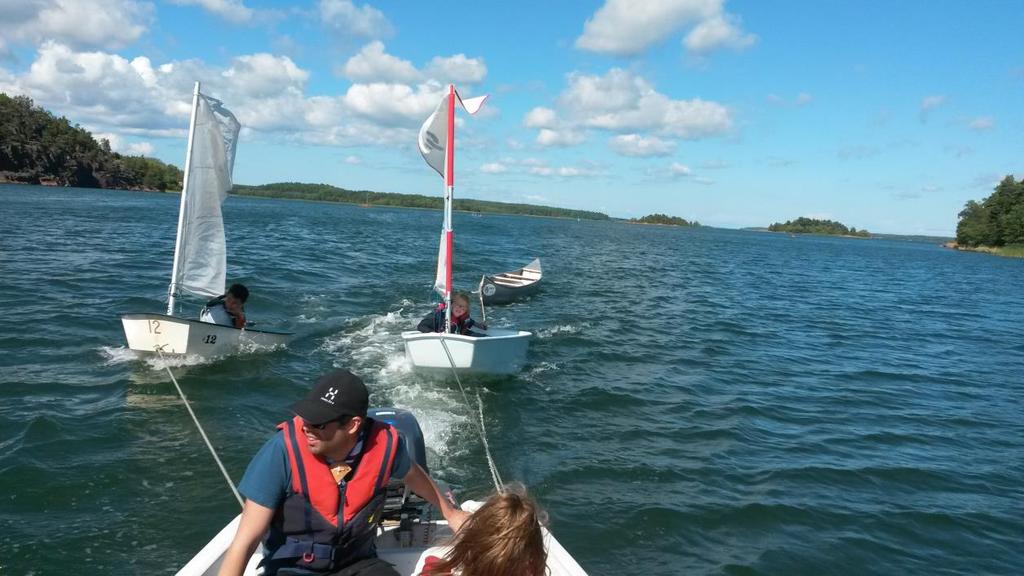 Under hösten sålde vi vår Albin Vega, som inte kom under broarna in till scoutbryggan och sällan användes.