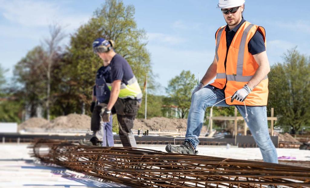 Kortare byggtid, sänkt kostnad & bättre arbetsmiljö! Montagetid & hantering Armeringsrullarna designas efter exakt armeringsbehov, ingen ytterligare hantering annat än lyfta på plats och rulla ut.