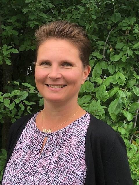 Presentation ny enhetschef Ärlinghem öst Jag heter Marika Mourad och är ny enhetschef på Ärlinghem östra sedan mitten av juni. Jag är 40år och bor med min make och våra tre döttrar i Upplands Väsby.