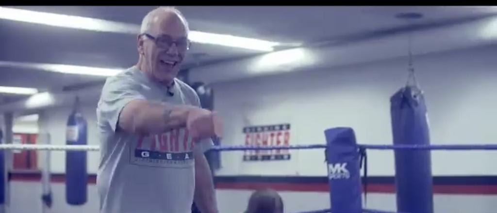 TILL MINNE AV MIKE THOMPSON (1943-2018) Ett äkta fighterhjärta har slutligen stannat Älskade ledaren, coachen, sparringpartnern och kompisen Mike Thompson har lämnat oss Mike i ringen efter en