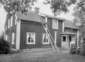 Fig. 7:11. Manbyggnad med femdelad planlösning från Tibble by, Torstuna socken, grannsocken till Lagunda. Foto: j Alinder, Upplandsmuseet AL 3737.