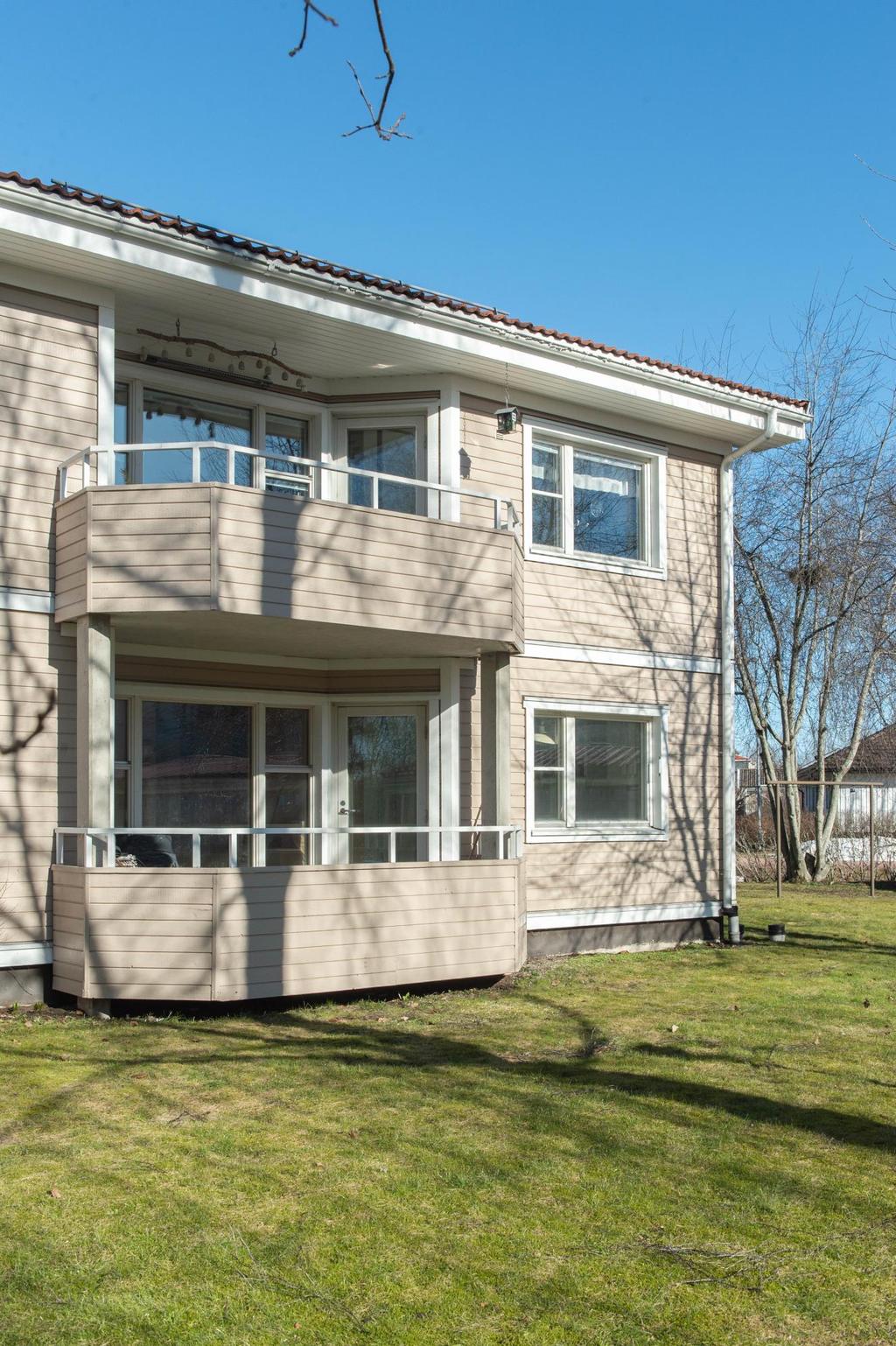 rum & kokvrå vid Ekstigen 2 A 1 i Mariehamn Välplanerad tvåa i markplan om ca 39 m 2 i behov av totalrenovering.