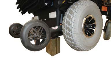 Hjulbyte Om du får punktering på något av de luftfyllda däcken eller om något däck är så slitet att det