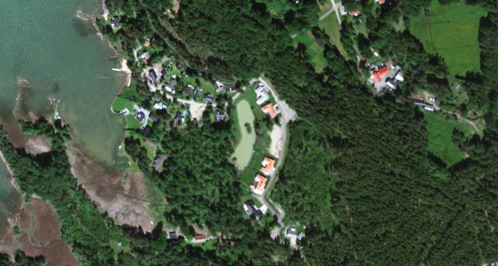 Sjön Vänern ses i vänstra delen av figuren. Befintlig damm Sjöängen Figur 1. Översikt Sjöängen (utdrag från VISS, Vatteninformationssystem Sverige) Befintlig damm Sjöängen Bild 1.