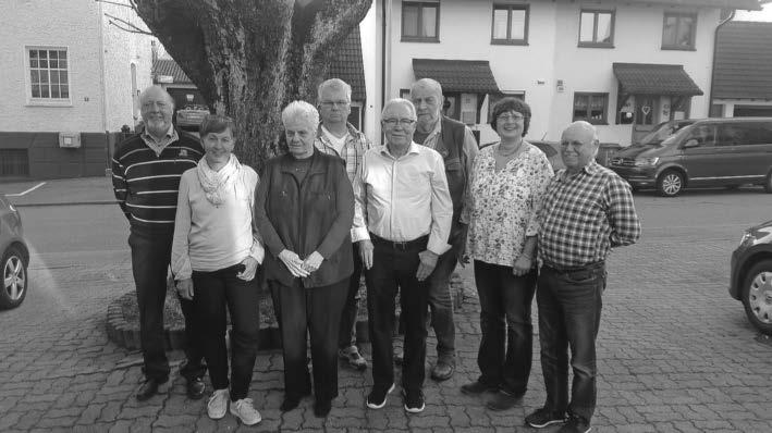 Nr. 14 vom 3. April 2019 Amtsblatt Dotternhausen Dautmergen 17 meinden, der Musikverein, Liederkranz und die Feuerwehr aus Dotternhausen zur Gedenkfeier auf dem Friedhof in Dotternhausen.