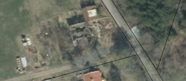 8 Dnr 2012/0683 - Rivningsföreläggande ekonomibyggnad Beslut Miljö- och byggnämnden beslutar att förelägga fastighetsägaren att vid ett vite av 50 000 kronor, senast sex (6) månader från dagen för