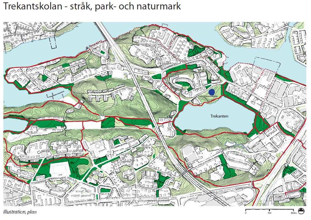 Sida 7 (8) med gräsmattor, planteringar, lekplatsen Fruktparken i nordost, sluttande naturmark med ek och hassellundar i söder, badplats i nordväst samt en vacker naturpräglad strandpromenad i norr.