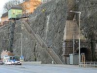 Stadsgårdshissen med Söderbergs trappor i förgrunden. Bild från Wikipedia.
