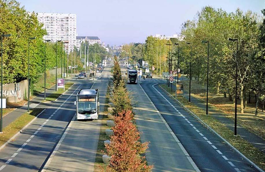 42(101) 5.4 BRT-alternativ (Bus Rapid Transit) Definitionen av BRT (Bus Rapid Transit) kan variera beroende på sammanhang.