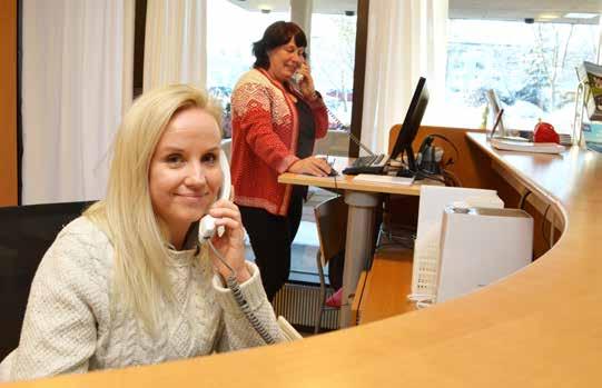 förvaltning Vi är problemlösare vid infopunkten Christina Aro och Lillemor Asplund-Haapasaari sköter infopunktens kundbetjäning vid Korsholms kommun.