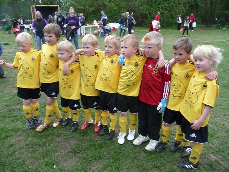 Inför 2012 kommer vi troligen att ha kanske både ett P8 och ett P 7 lag utanför Fotbollsskolan.