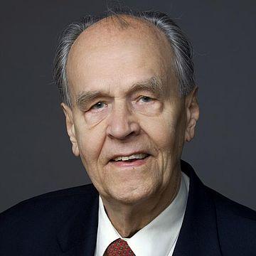 Minnesord över Arnold Bökel, Hamburg Vår hedersmedlem Arnold Bökel eller Noldi som de flesta föredrog att kalla honom för, gick, efter en tids sjukdom, bort den 19/12 2018.