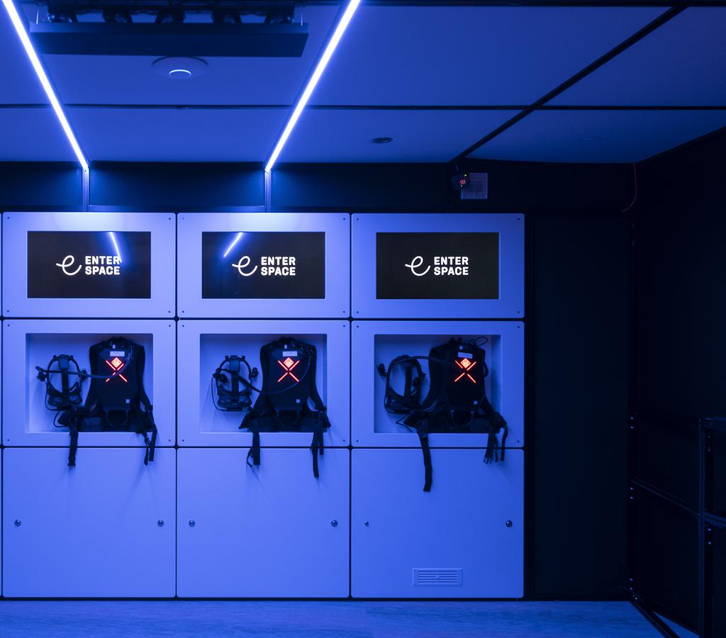 Händelser under 2018 2018 Mars: VR Parken i Dubai Mall öppnas StarVR ansöker om upptagande till Emerging Markets (TPEx) i Taipei, Taiwan. Maj: Enterspace VR-center på Sveavägen 14 i Stockholm öppnas.