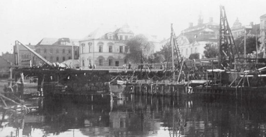 1907 1907 Storbron med kyrkan, från nordost.