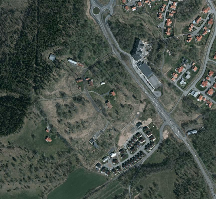 () Sammanfattning Planområdet med Torps Gård är beläget öster om Kortebovägen i södra ankeryd och innefattar fastigheten ankeryds-torp :, samt mindre delar av angränsande fastigheter i norr och söder.