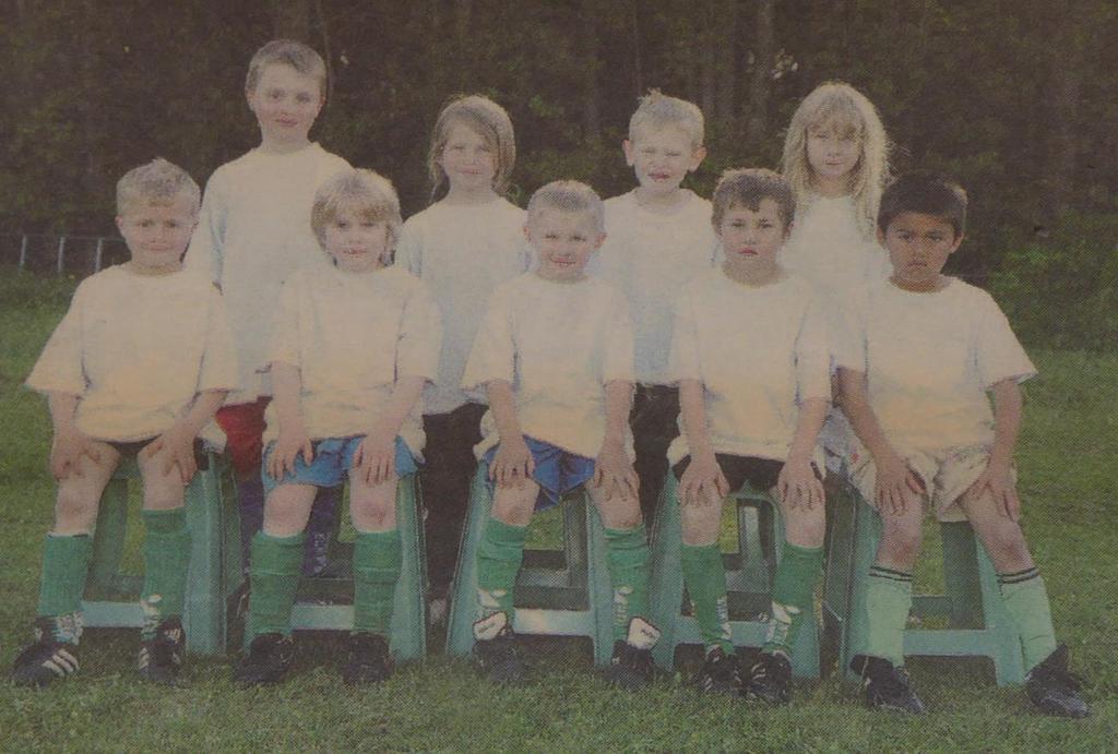 Niva. Främre rade fr.v. Rasmus Ros, Sam Kleyne, Emil Drotz, Anton Brodin, Oskar Olsson, Isak Aronsson, Daniel Åsenlund.