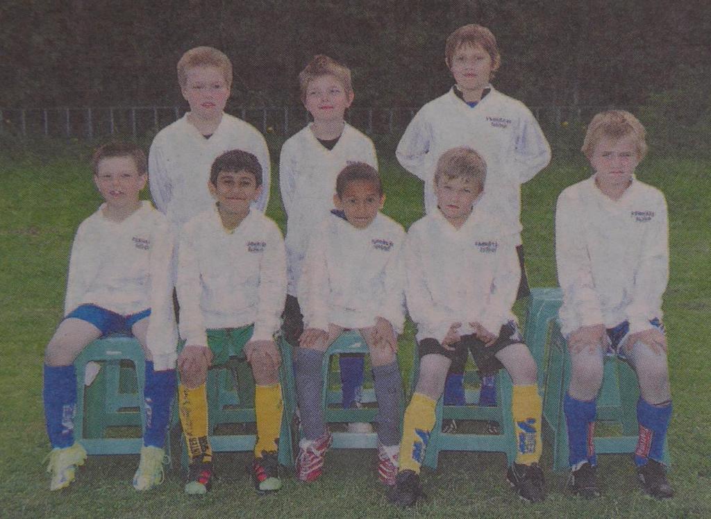 Färnäs SK P 02-04. Bakre raden fr.v. Arturi Löf, Lucas Hansson, Vilhelm Paakki. Främre raden fr.v. Jimmy Johansson, Sipan Dogan, Umut Deniz, Alfons Eriksson-Strand, Jens Eliasson.