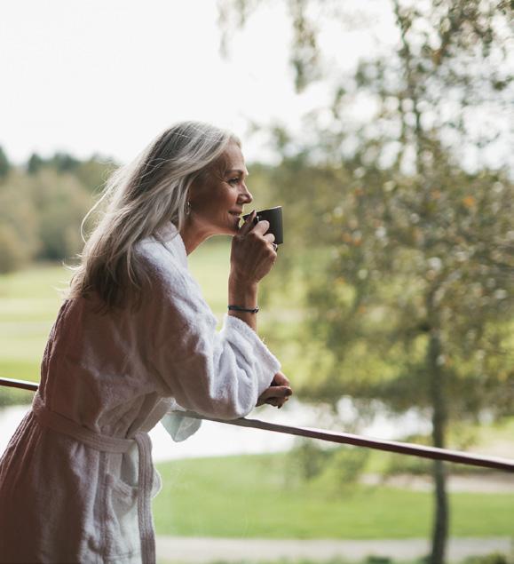 Menyn styrs av vad de lokala producenterna erbjuder under säsongen och varieras utifrån tillgången på råvarorna. NÄÄS SLOTT Att besöka Nääs slott är som att kliva rakt in i en annan värld.